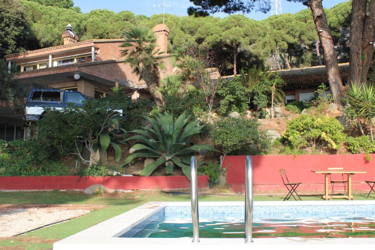 Villa Maresme & Villa Rosa Матаро Экстерьер фото