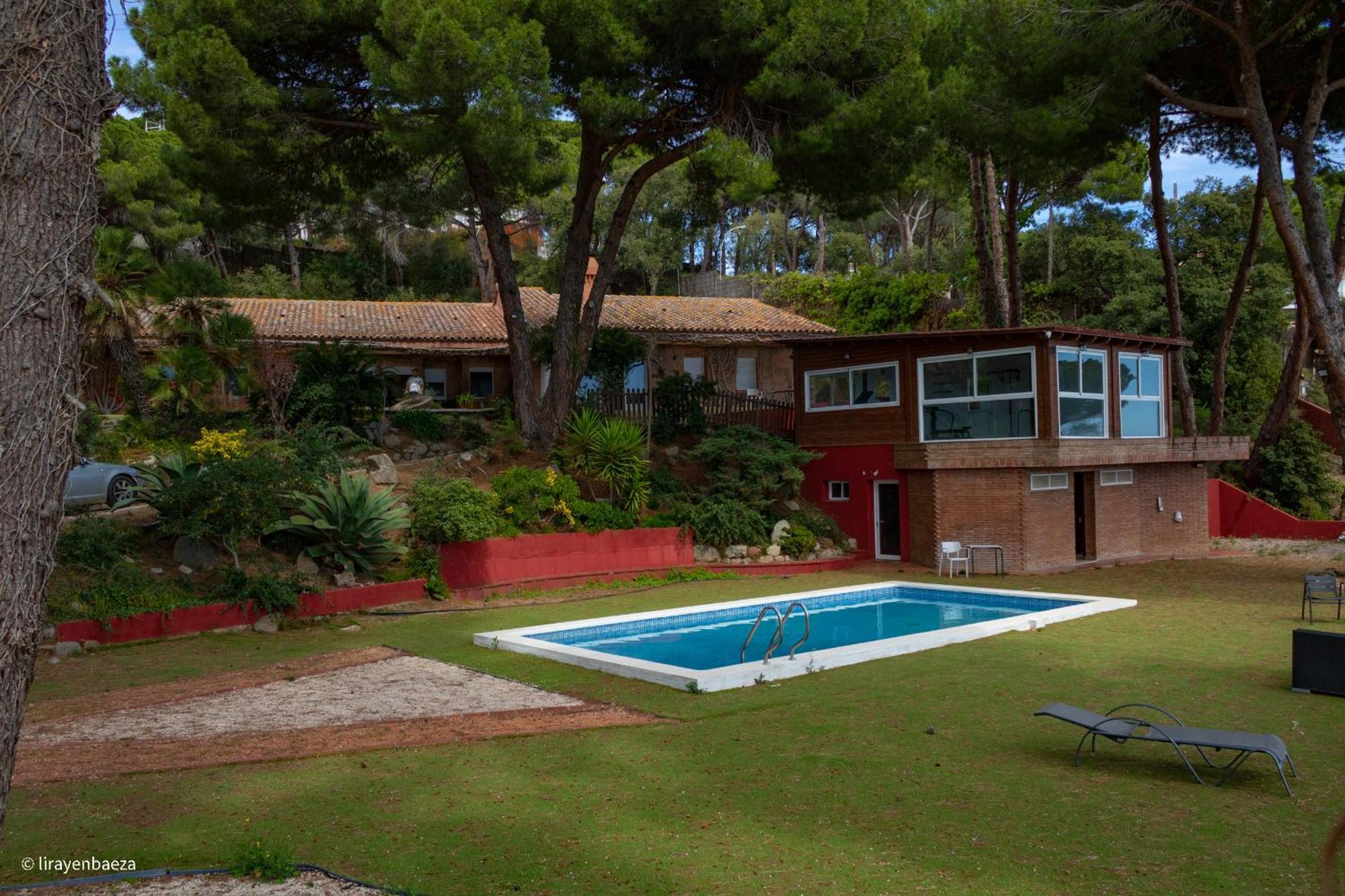 Villa Maresme & Villa Rosa Матаро Экстерьер фото